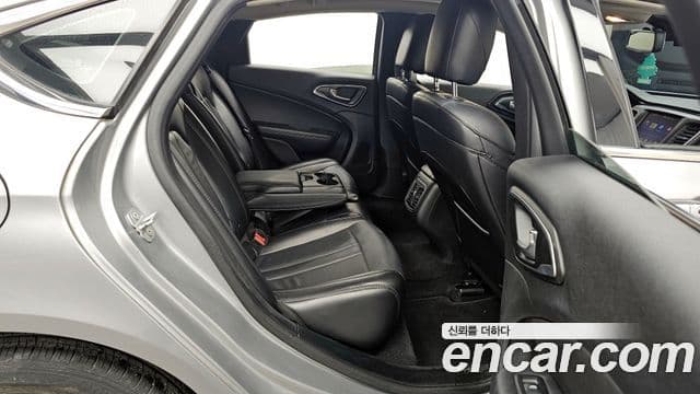 크라이슬러 200 2세대 2.4 C, 2015 12