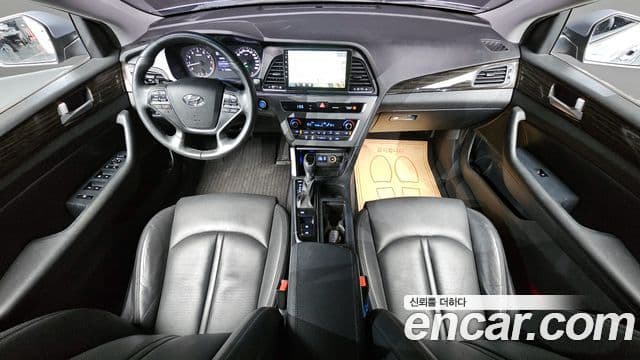 Hyundai LF Sonata Special, 2017 4