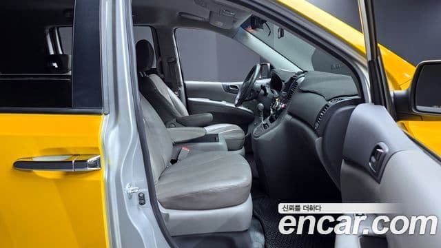 Kia Carnival R люксовая версия, 2013 12