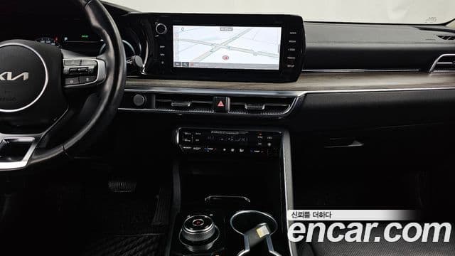 Kia K5 гибрид 3세대 Signature, 2022 14