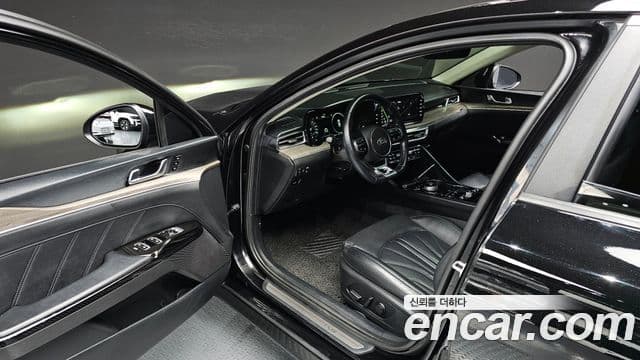Kia K5 3세대 Signature, 2021 11