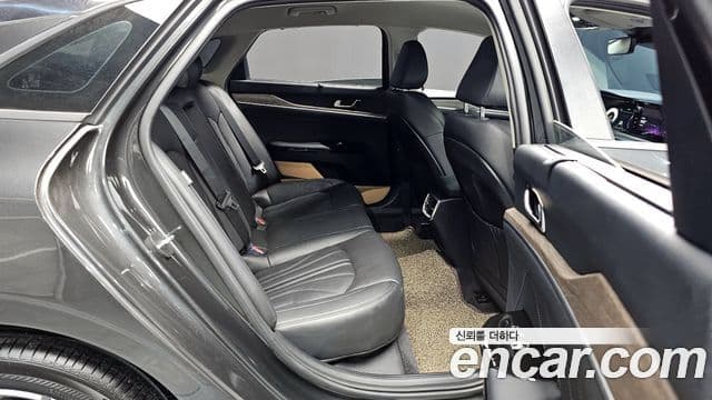 Kia K5 3세대 Signature, 2021 12