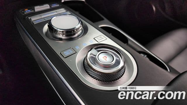 Genesis electrified GV70 e-AWD, 2022 9