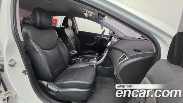 Hyundai Avante MD Premier, 2012 10