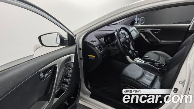 Hyundai Avante MD Premier, 2012 11