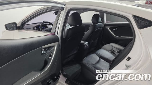 Hyundai Avante MD Premier, 2012 17