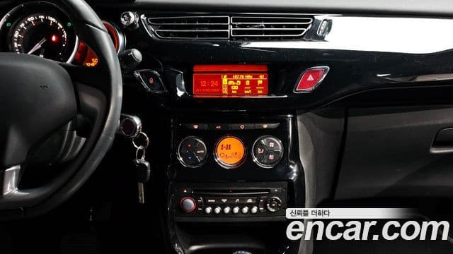 Ситроен / DS DS3 1.6 VTI So Chic, 2013 16