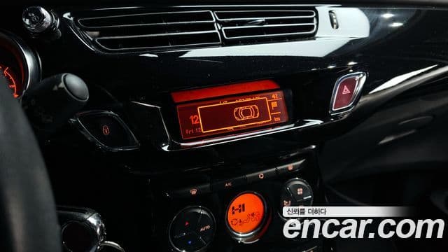 Ситроен / DS DS3 1.6 VTI So Chic, 2013 17