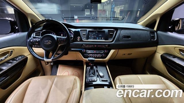 Kia All New Carnival Noblesse, 2017 4