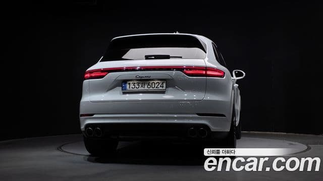 Porsche Cayenne (PO536), 2021 4