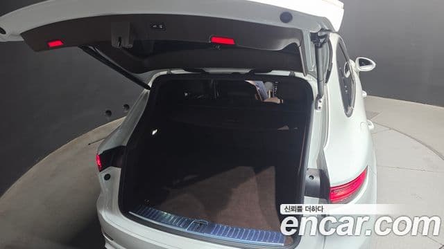 Porsche Cayenne (PO536), 2021 20