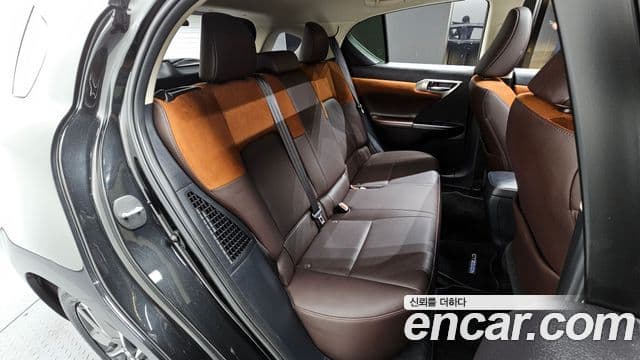 Lexus CT200h ZWA10, 2018 12