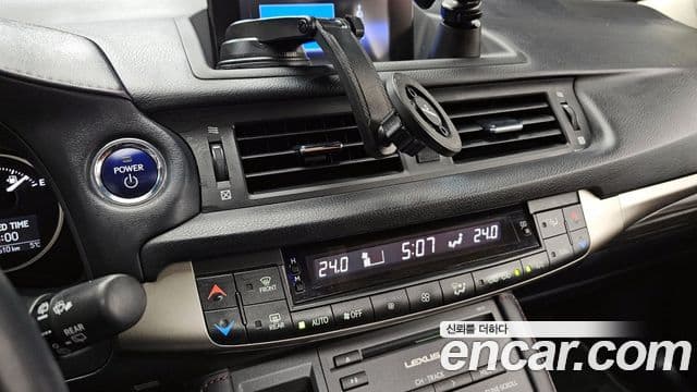 Lexus CT200h ZWA10, 2018 15