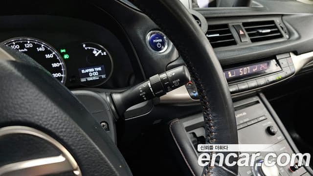 Lexus CT200h ZWA10, 2018 17