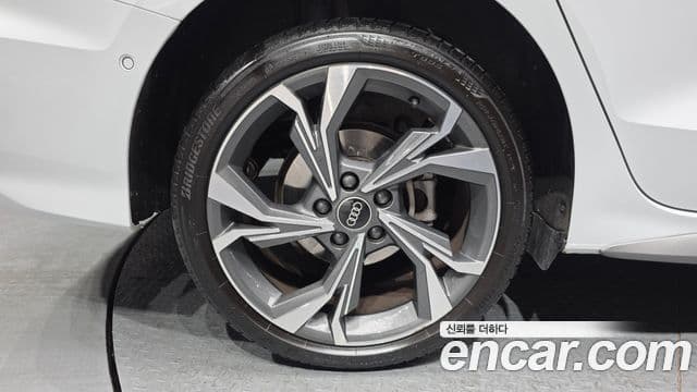 Audi A3 (8Y) Premium, 2022 10