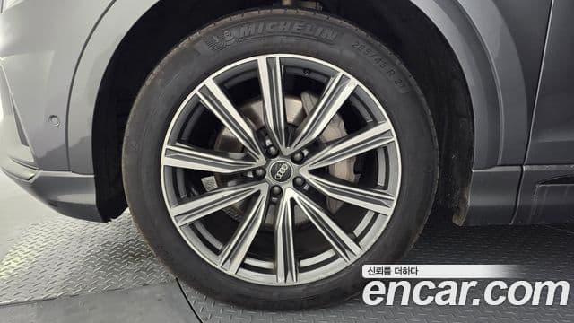 Audi Q8 (4M) Premium, 2021 3