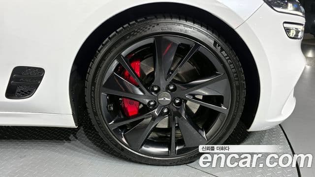 Genesis The / новый New G70, 2023 все фото