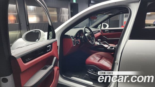 Porsche Cayenne (PO536) 3.0 купе, 2023 10