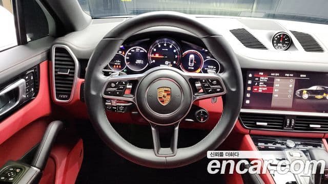 Porsche Cayenne (PO536) 3.0 купе, 2023 13