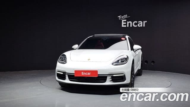 Porsche Panamera (971), 2018 10