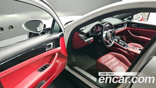 Porsche Panamera (971), 2018 9