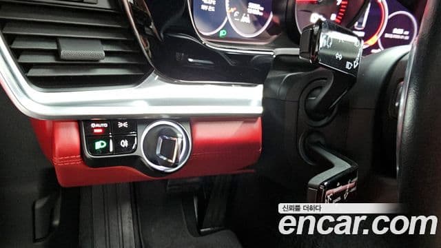 Porsche Panamera (971), 2018 12