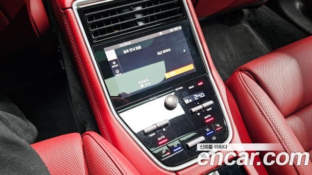 Porsche Panamera (971), 2018 11