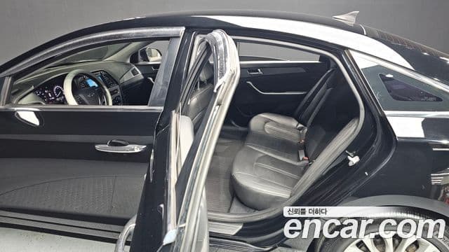 Hyundai LF Sonata Special, 2016 13