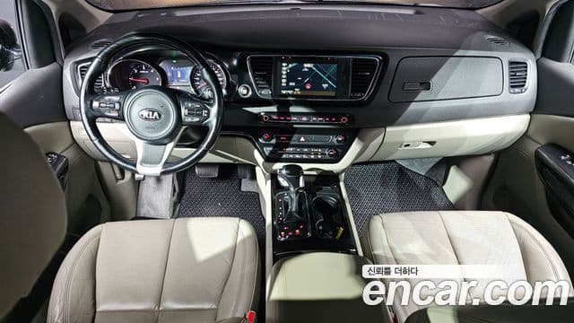 Kia All New Carnival VIP, 2016 7