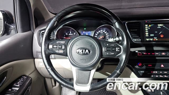 Kia All New Carnival VIP, 2016 14
