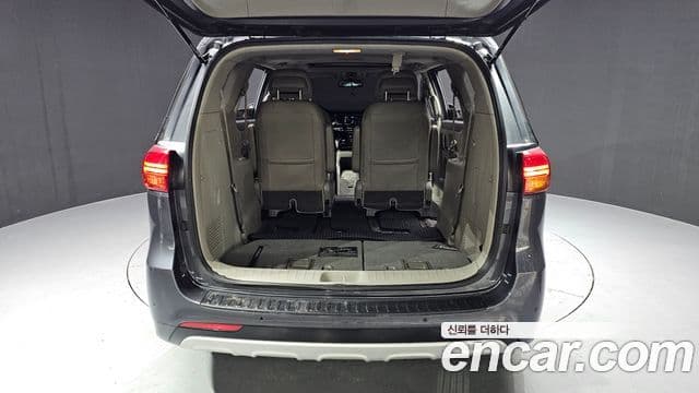 Kia All New Carnival VIP, 2016 20