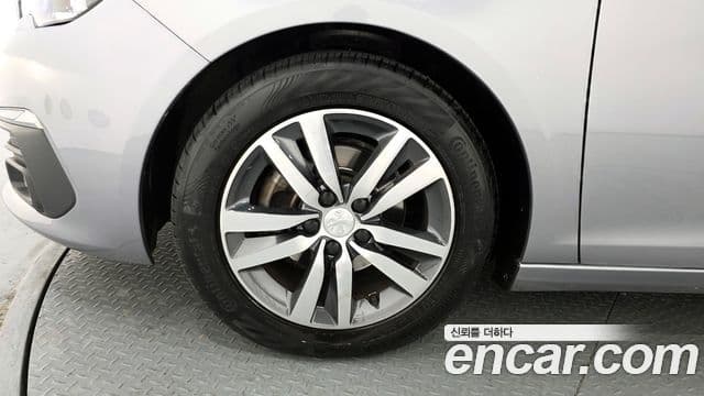 Peugeot 308 2세대 1.6 BlueHDi Allure, 2019 12