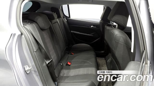 Peugeot 308 2세대 1.6 BlueHDi Allure, 2019 17