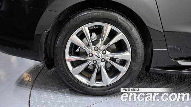 Kia The / новый New Carnival Prestige, 2020 все фото