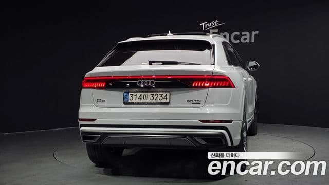 Audi Q8 (4M) Premium, 2022 4