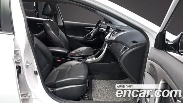 Hyundai Avante MD M16 GDI Avenue, 2014 10