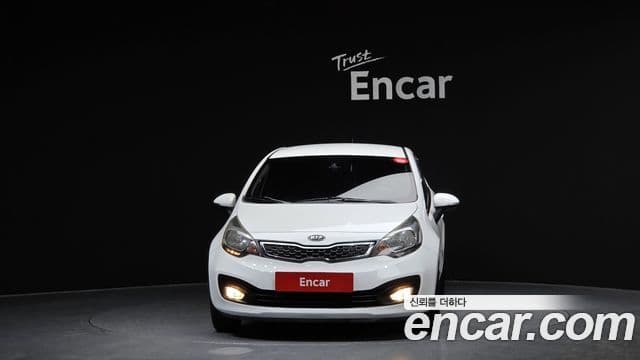 Kia All New Pride Luxury, 2012 3