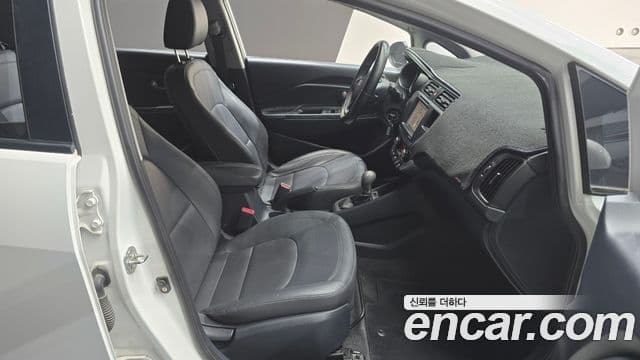 Kia All New Pride Luxury, 2012 10