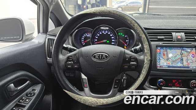 Kia All New Pride Luxury, 2012 14