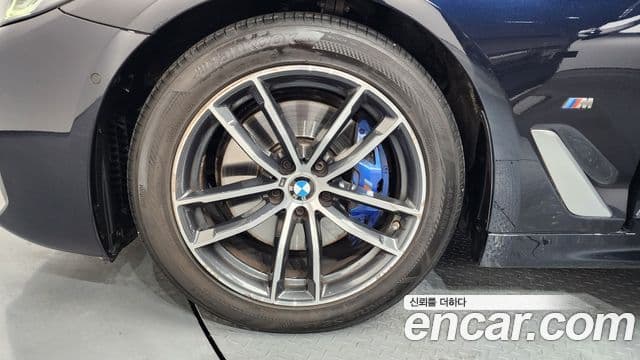 BMW 5시리즈 (G30) 520i M Sport, 2022 все фото