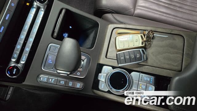 Genesis G90 Premium Luxury, 2019 9