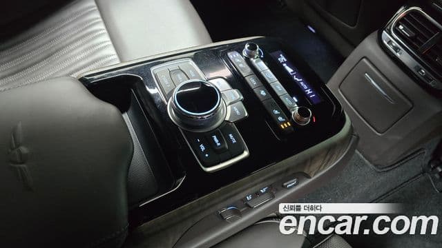 Genesis G90 Premium Luxury, 2019 19