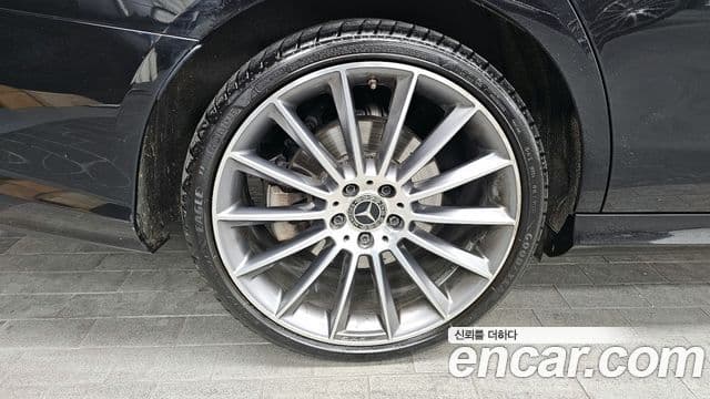 Mercedes-Benz E-класс W213 AMG Line, 2020 все фото