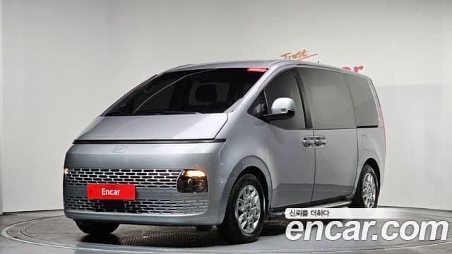 Hyundai Staria Modern, 2025 1