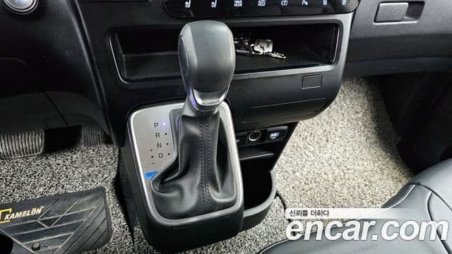 Hyundai Staria Modern, 2025 9