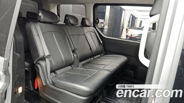Hyundai Staria Modern, 2025 12