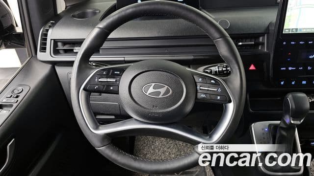 Hyundai Staria Modern, 2025 13