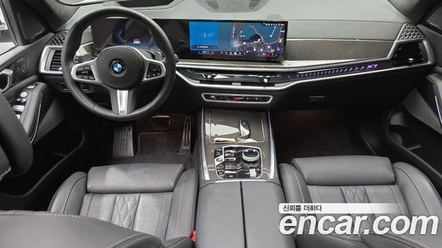 BMW X7 (G07) xDrive 40i M Sport 6인승, 2025 4