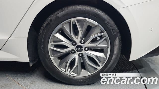 Kia K5 гибрид 3세대 Signature, 2023 все фото