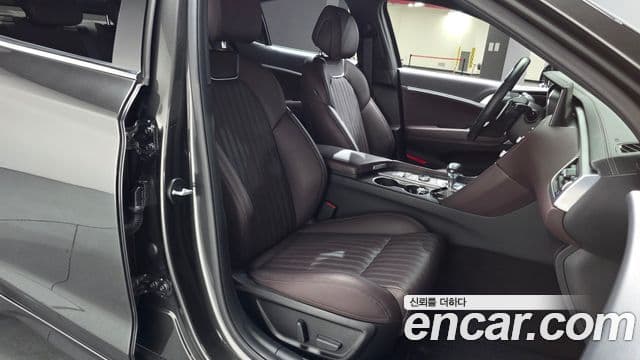 Genesis The / новый New G70, 2023 10